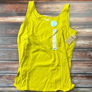 Duluth Trading Women’s No Yank Tank.  Mustard.  New with tags!